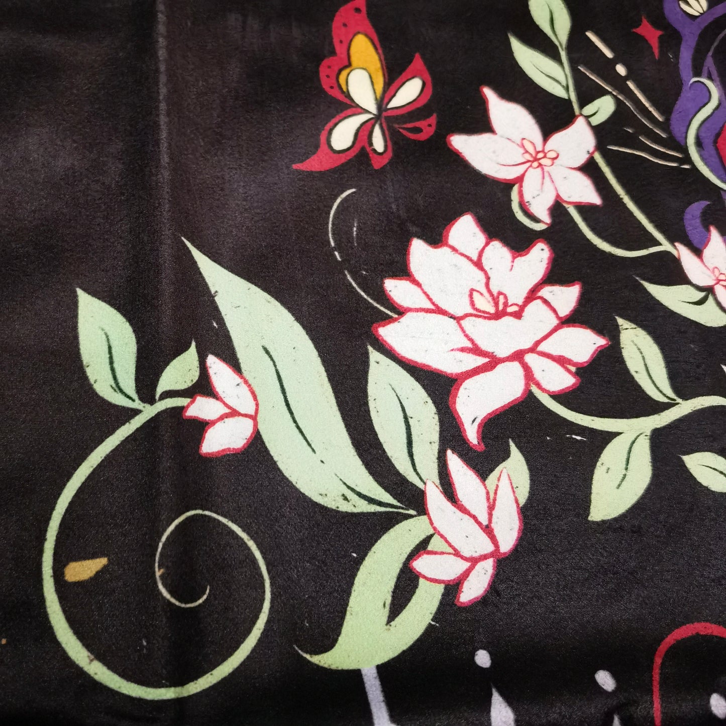 Wonderland -- Garden Reading Cloth